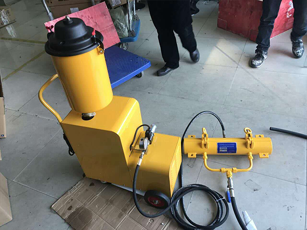 钢丝绳润滑器